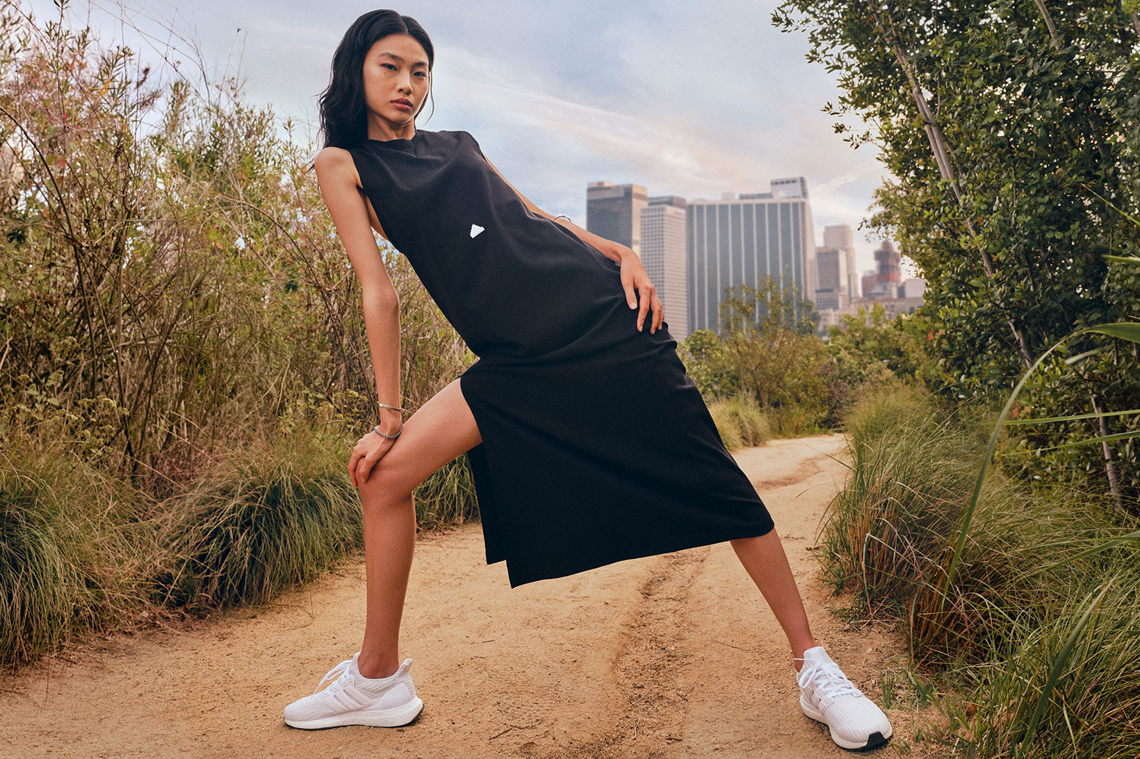  adidas коллекция платье игравкальмара топ кроссовки спорт одежда бренд
